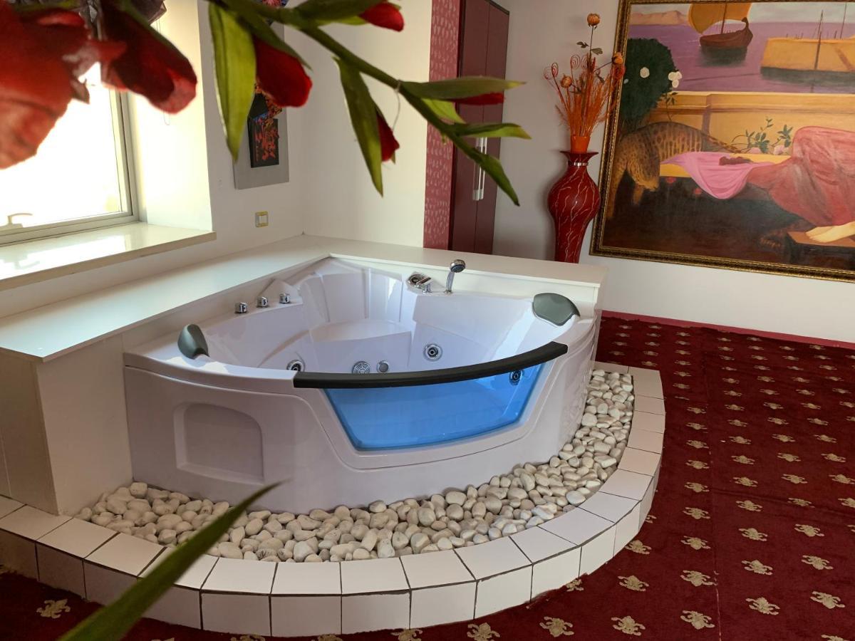 Rosa Blu Tirana